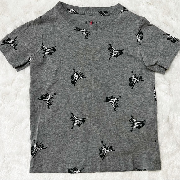 Air Jordan Jumpman SS Logo T-Shirt & Place Sport Active Shorts Bundle Boys Sz 4 - Picture 2 of 12
